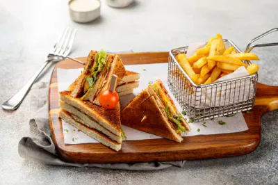 CLASSIC CLUB SANDWICH