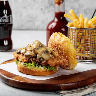 CRISPY CHICKEN BURGER
